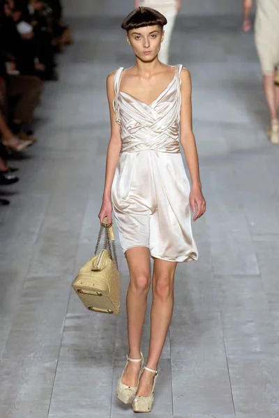 Look 19